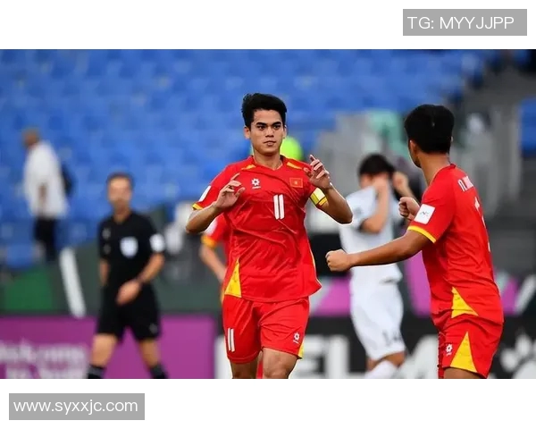 中国与伊朗预选赛激战在即球迷期待精彩对决与历史交锋 中国与伊朗预选赛激战在即球迷期待精彩对决与历史交锋